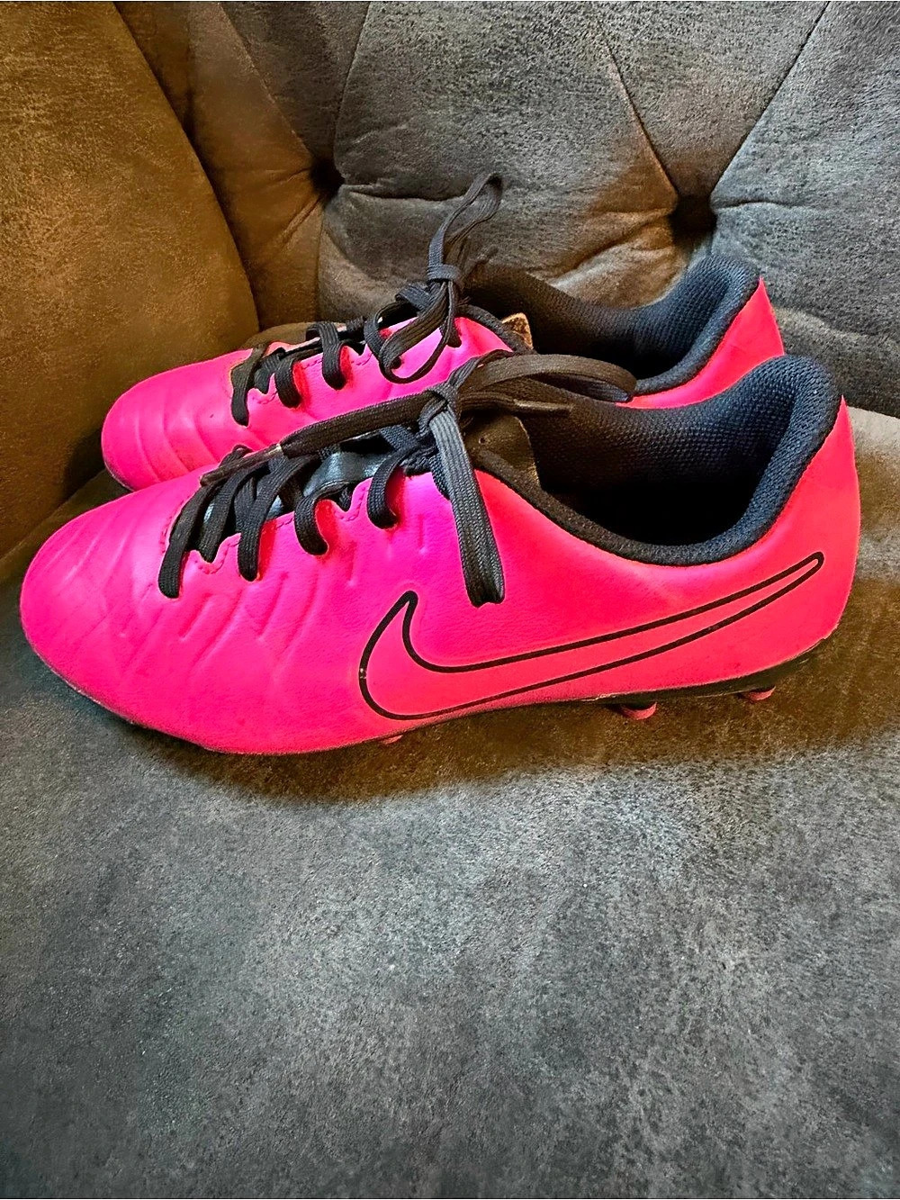 Nike Kids Tiempo Legend 10 Club FG/MG Pink Black Soccer Cleats Size 3Y